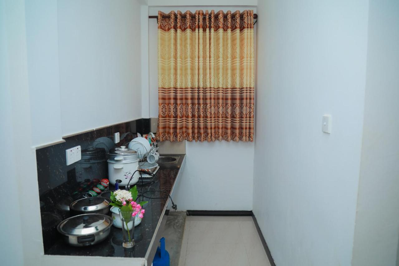 Hasaranga Holiday House Хиккадува Экстерьер фото