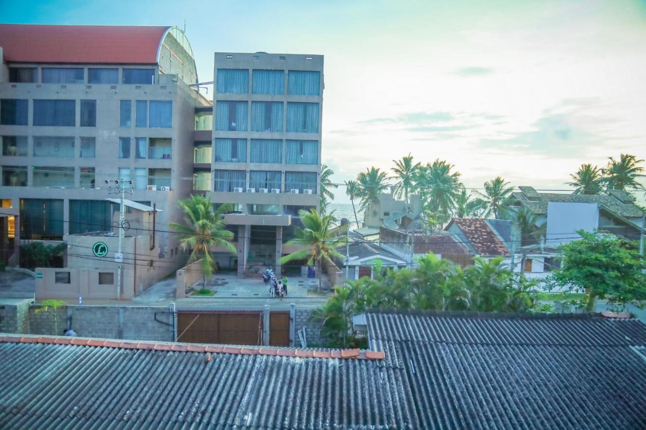 Hasaranga Holiday House Хиккадува Экстерьер фото