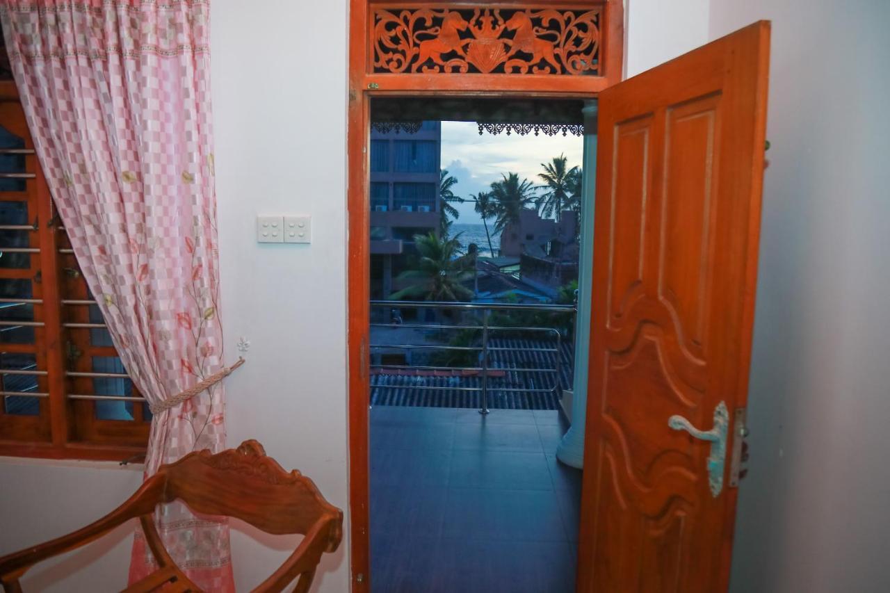 Hasaranga Holiday House Хиккадува Экстерьер фото