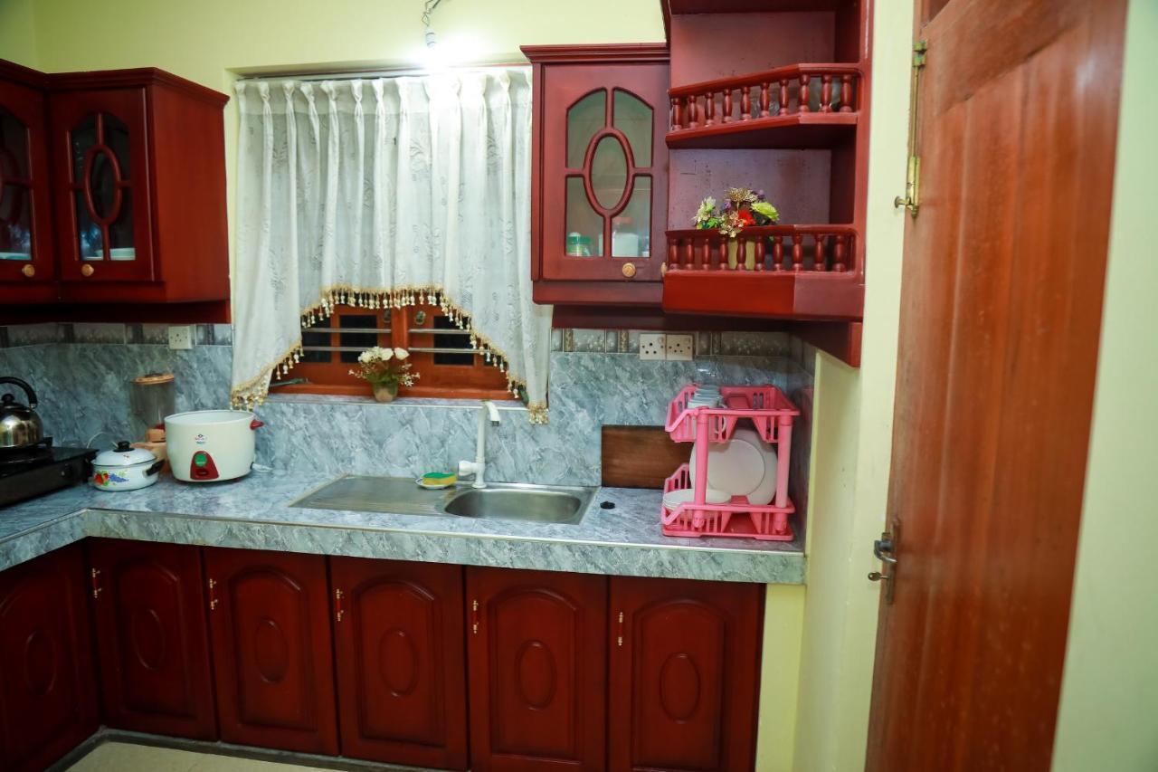 Hasaranga Holiday House Хиккадува Экстерьер фото