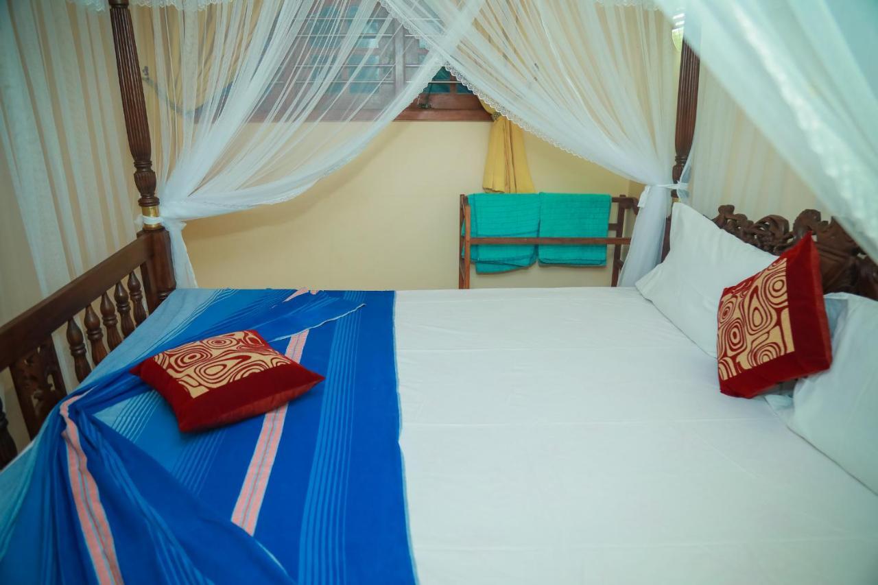Hasaranga Holiday House Хиккадува Экстерьер фото