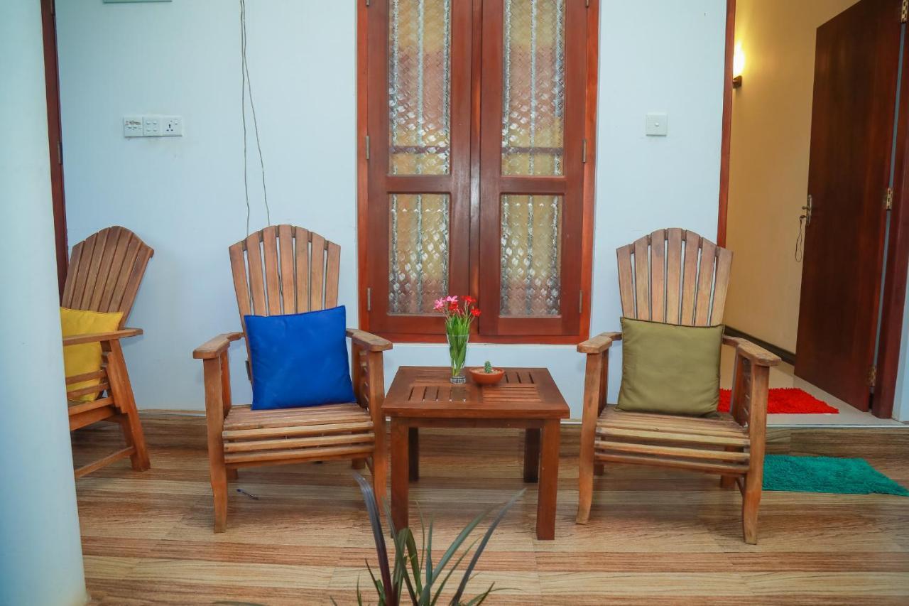 Hasaranga Holiday House Хиккадува Экстерьер фото