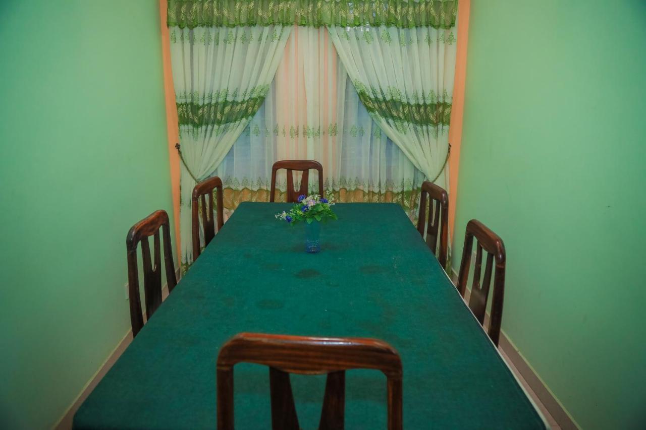 Hasaranga Holiday House Хиккадува Экстерьер фото