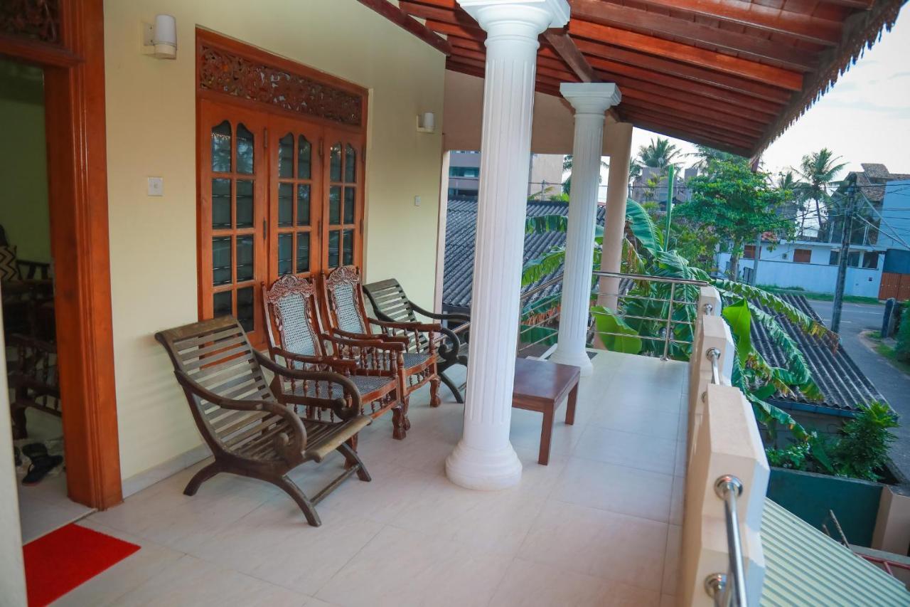 Hasaranga Holiday House Хиккадува Экстерьер фото